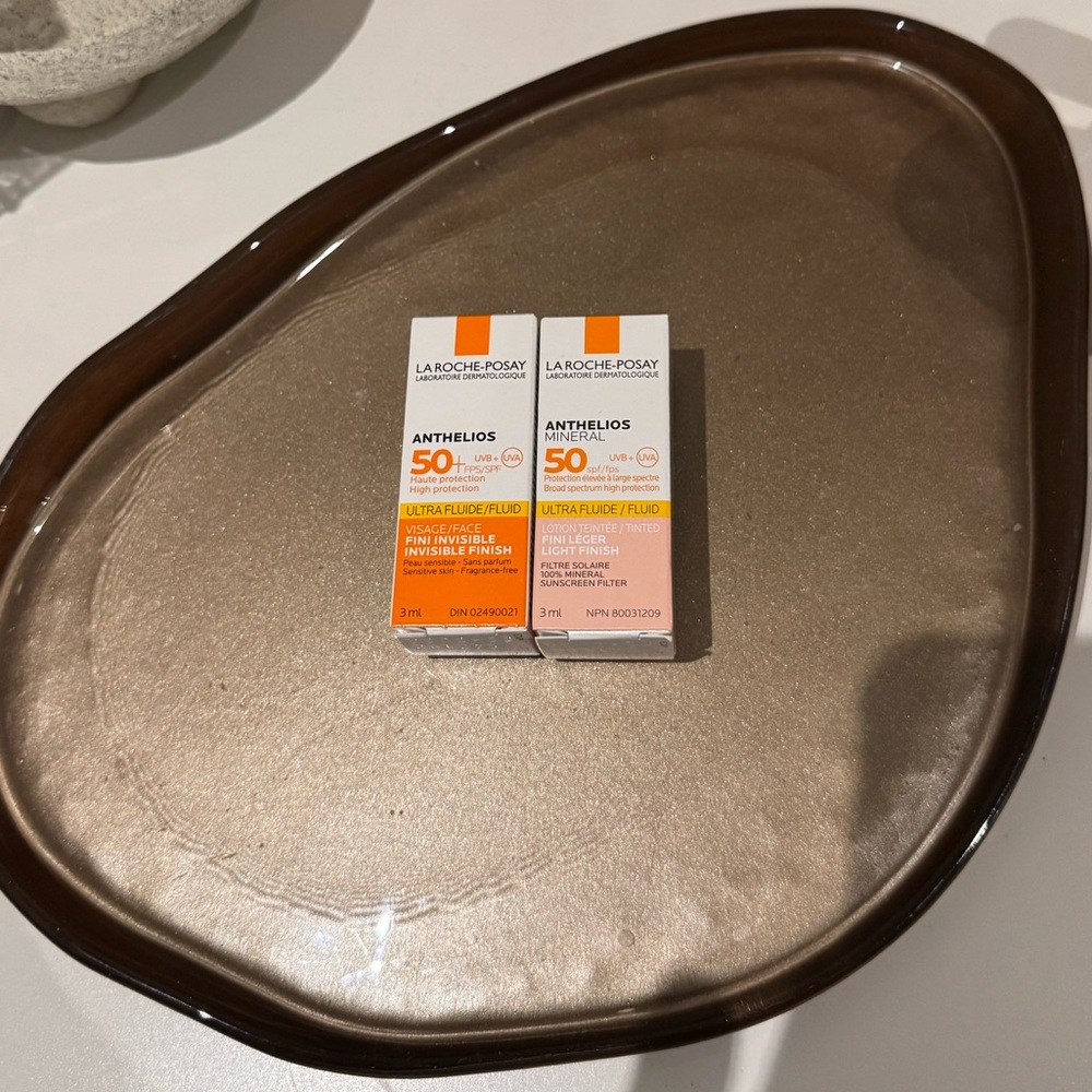 FREE SAMPLE WITH ORDER La Roche-Posay Anthelios Ultra Fluid SPF 50